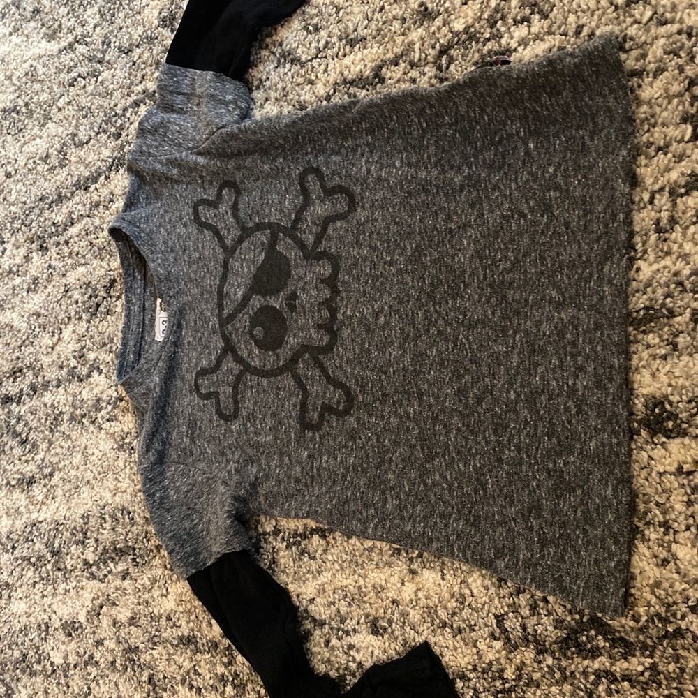 Nununu skull skeleton long sleeve layered tee shirt grey black minimalist